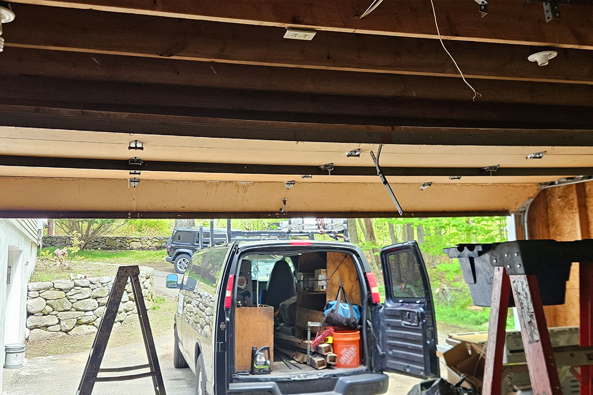 Emergency-Garage-Door-Repair-Marlborough