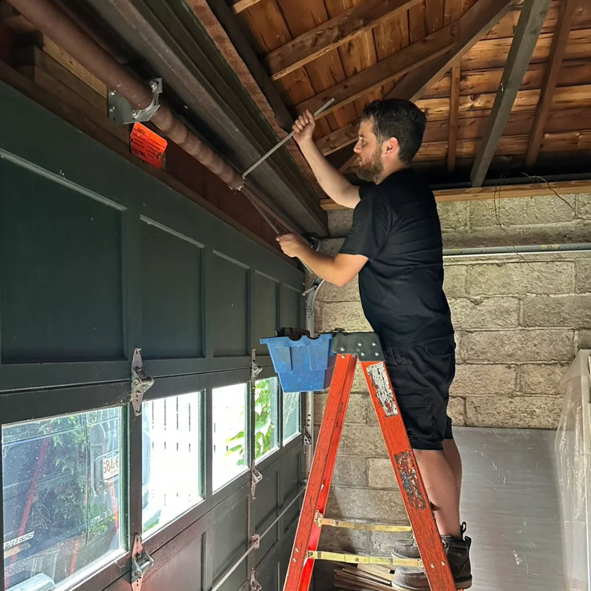 Expert Garage Door Repair Services in Concord