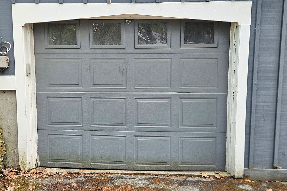insured-garage-door-technician-grafton