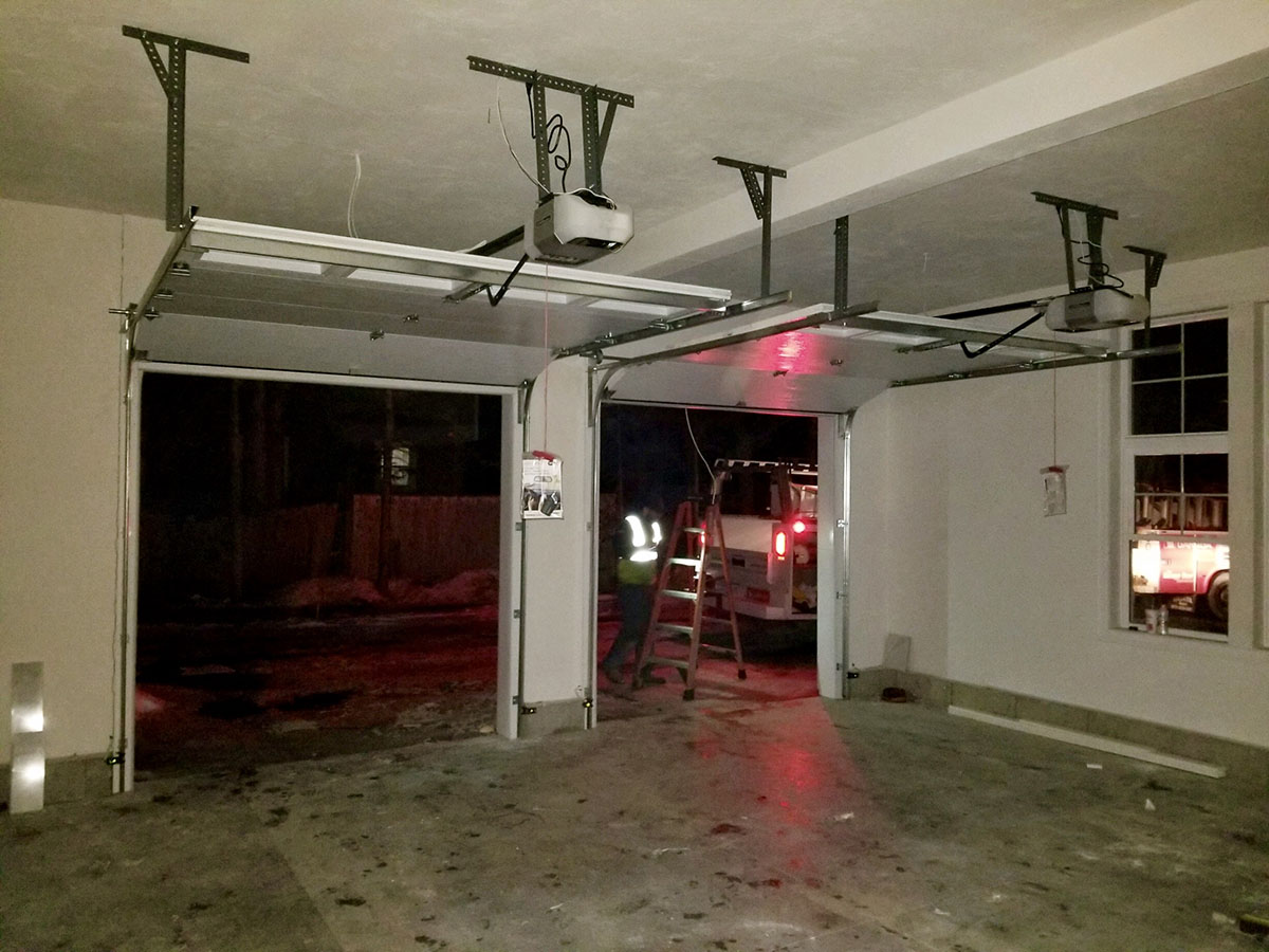 roslindale Certified & Insured Garage Door Technicians