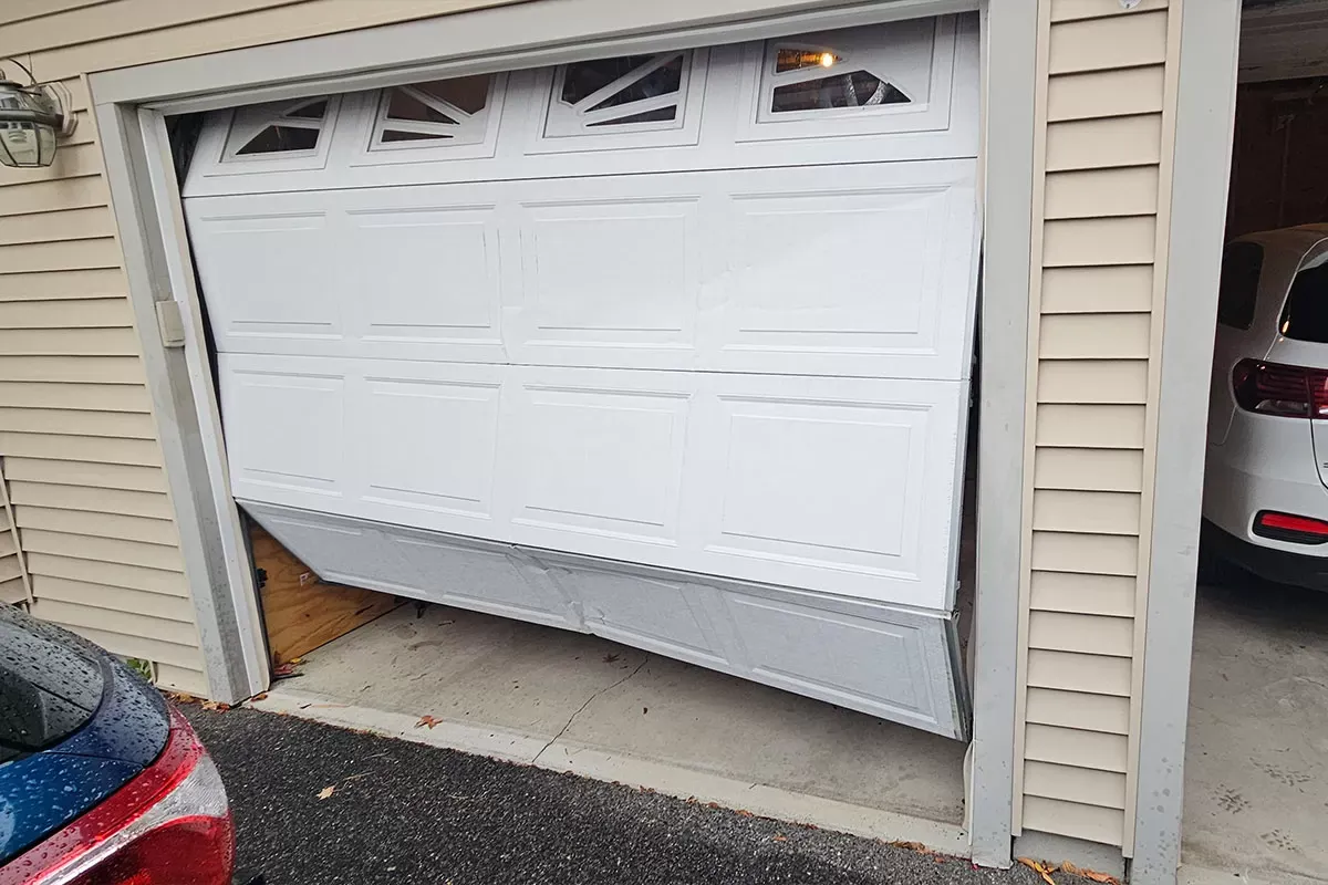 imageye___-_imgi_31_Local-Garage-Door-Technicians-Lexington garage door repair Framingham