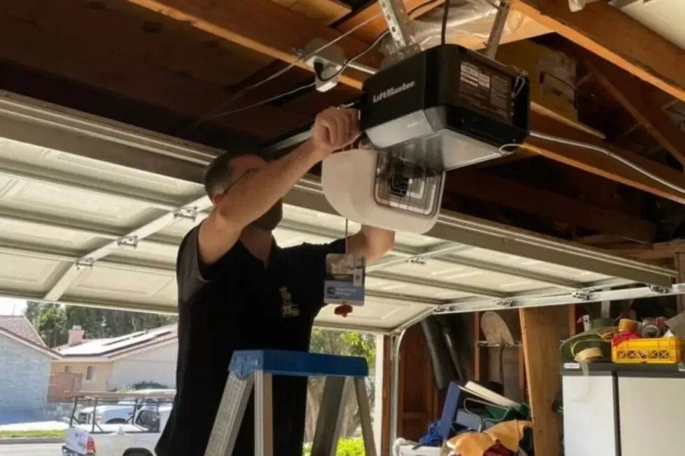 imageye___-_imgi_60_4-980x653 garage door repair Framingham